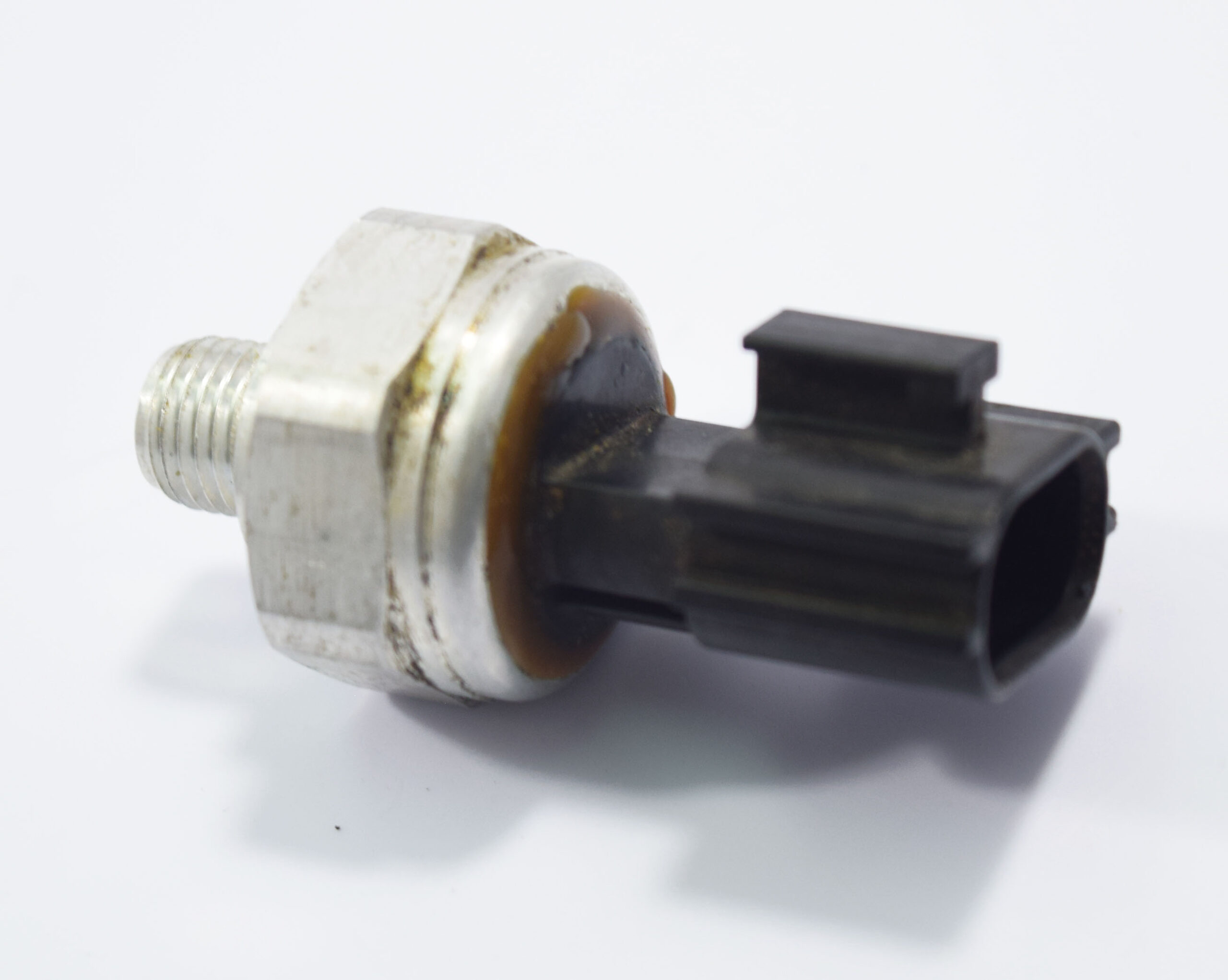 t142cp8-7 bulbo de aceite sentra altima